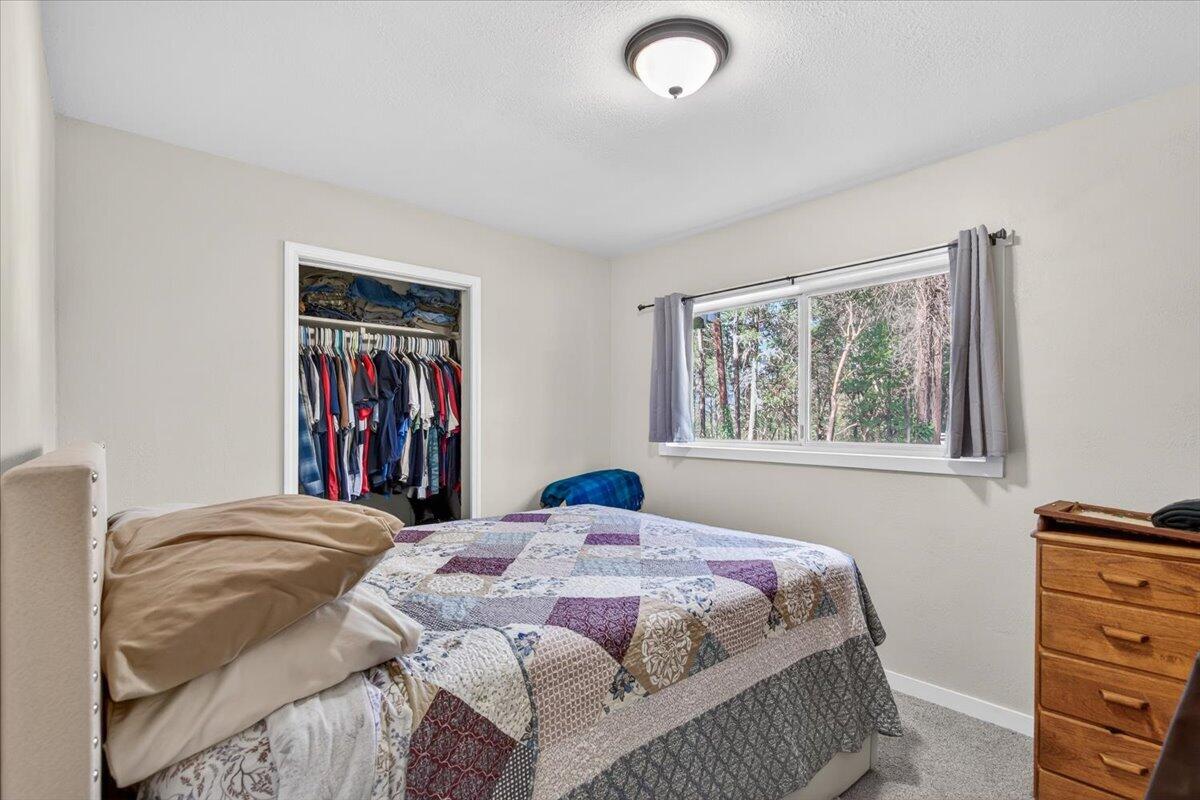 981 Upper Applegate Road Jacksonville, OR 97530 - Photo 16 of 30 Second Bedroom