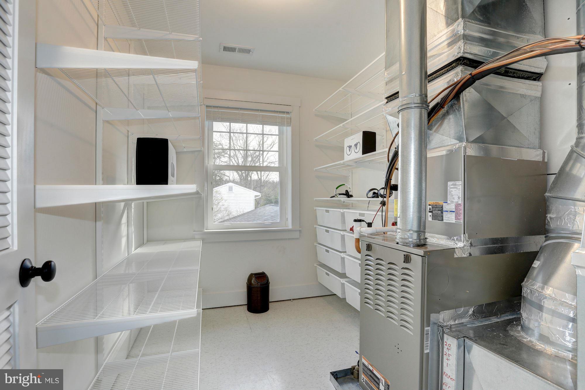 15 Ericsson Road Cabin John, MD 20818 - Photo 22 of 30 Interior (General)