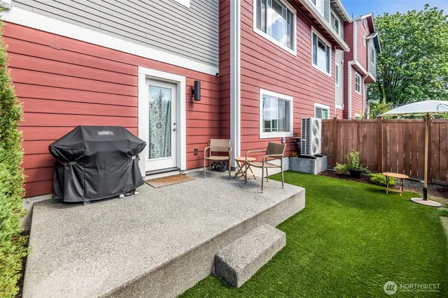 $889,500 | 369 East Park Street, Unit D3, North Bend, WA 98045