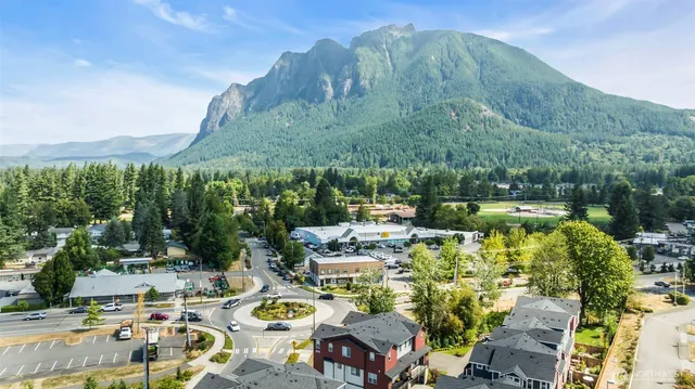 $889,500 | 369 East Park Street, Unit D3, North Bend, WA 98045