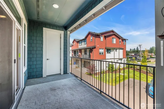 $889,500 | 369 East Park Street, Unit D3, North Bend, WA 98045