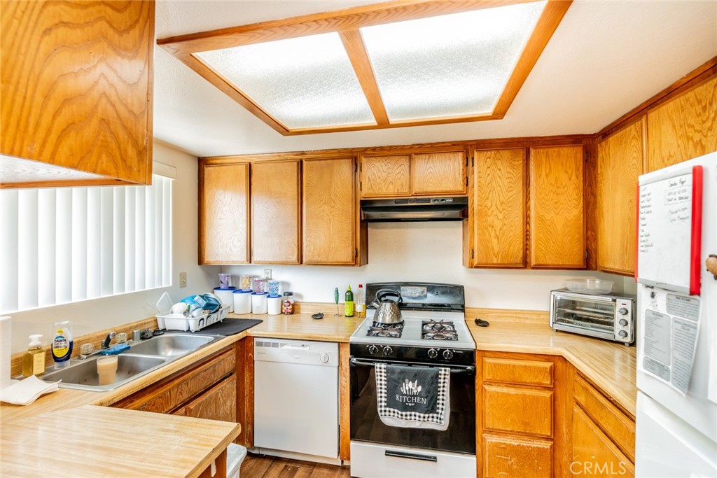 11461 Oasis Road Pinon Hills, CA 92372 - Photo 34 of 57 3bd/2ba