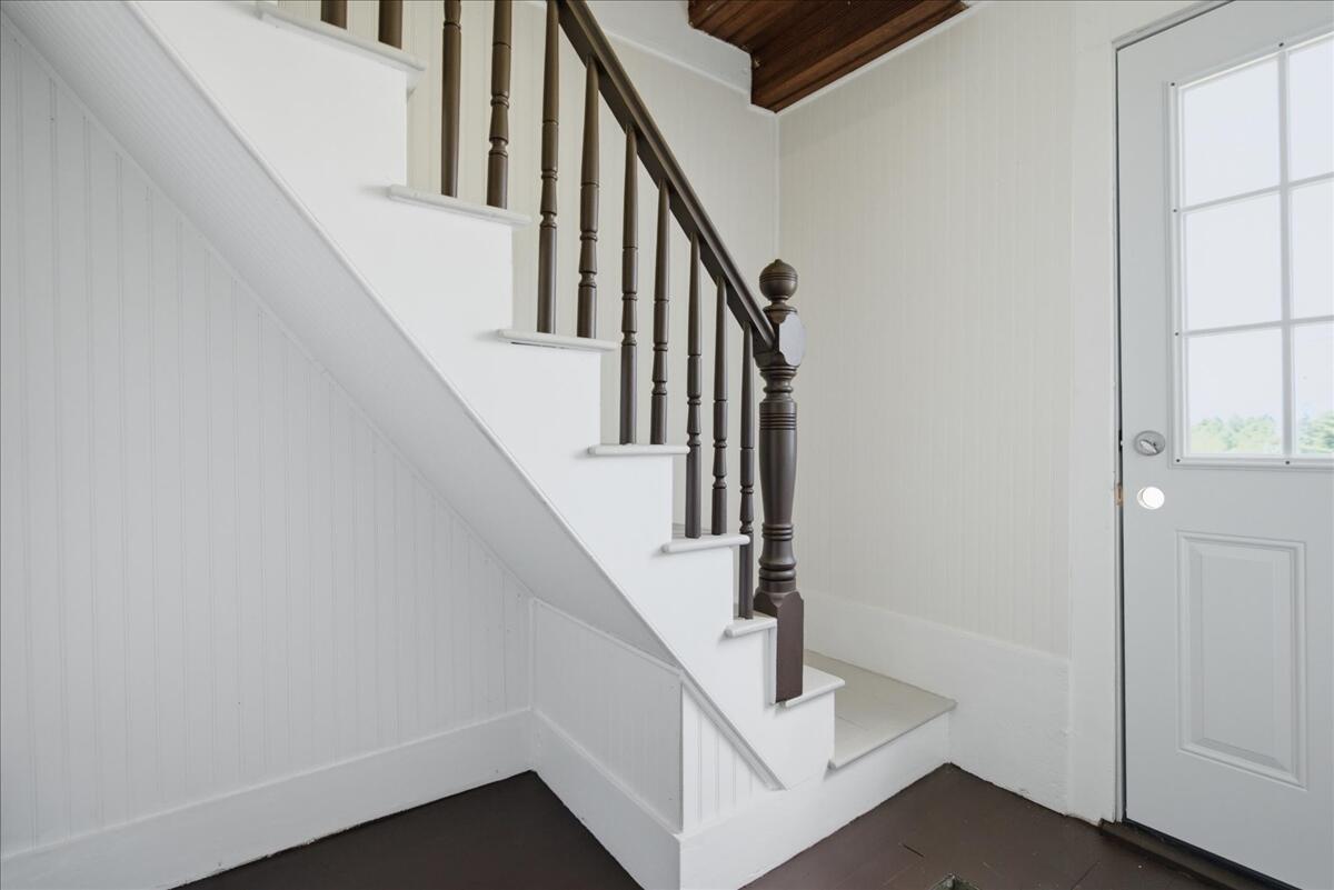 229 Chopps Cross Road Woolwich, ME 04579 - Photo 23 of 60 Stairway & front door