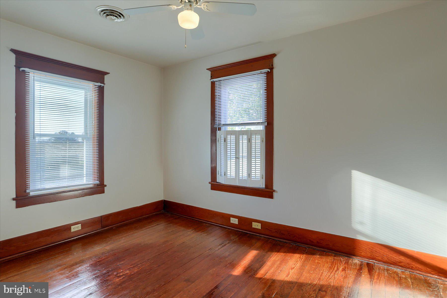 1738 Lampeter Road Lancaster, PA 17602 - Photo 15 of 24