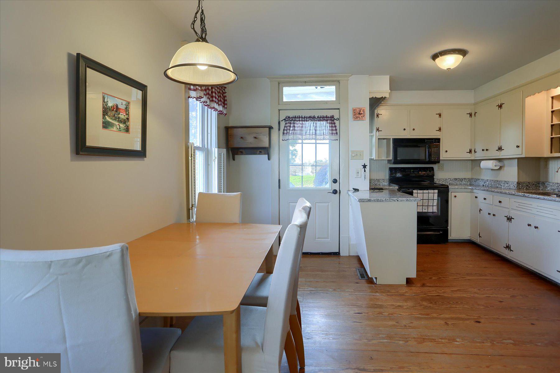 1738 Lampeter Road Lancaster, PA 17602 - Photo 9 of 24