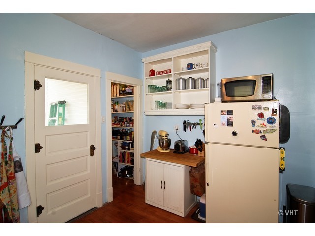 5246 West Berenice Avenue Chicago, IL 60641 - Photo 4 of 10