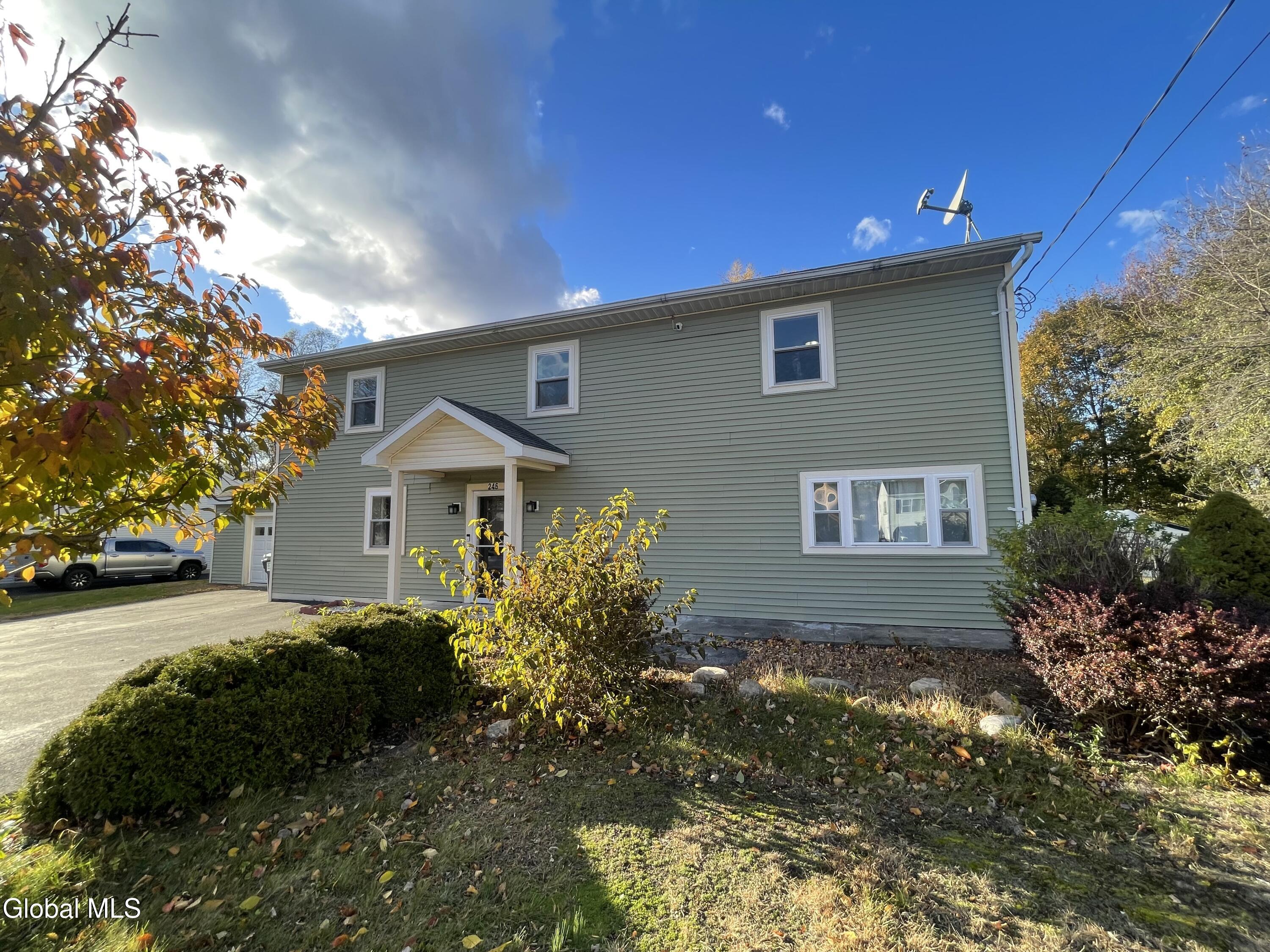246 Lisha Kill Road Schenectady, NY 12309 - Photo 3 of 38 IMG_8735
