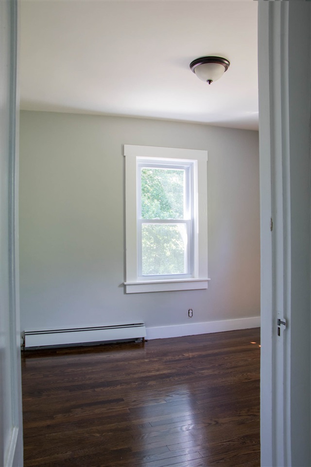 5 Humphrey Road Derry, NH 03038 - Photo 12 of 33