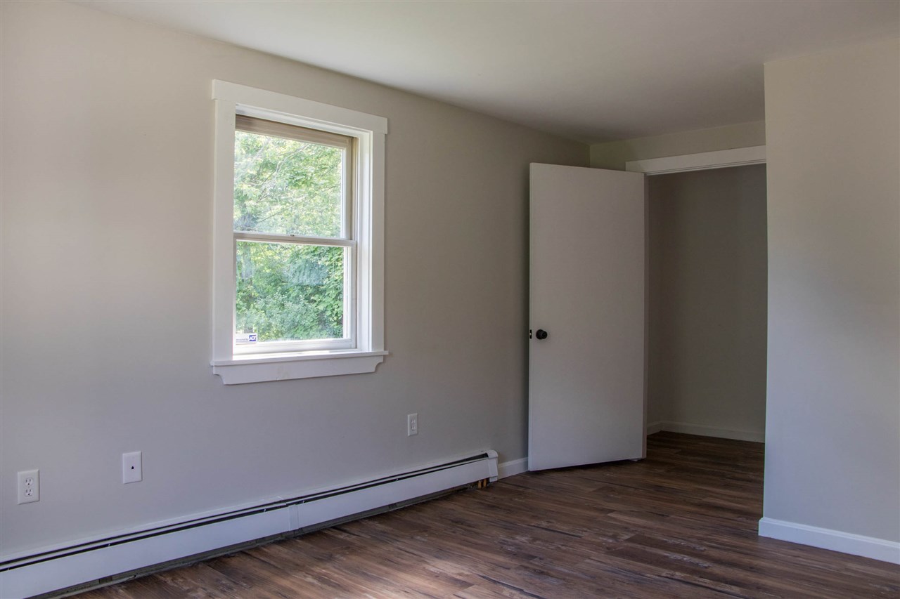 5 Humphrey Road Derry, NH 03038 - Photo 24 of 33