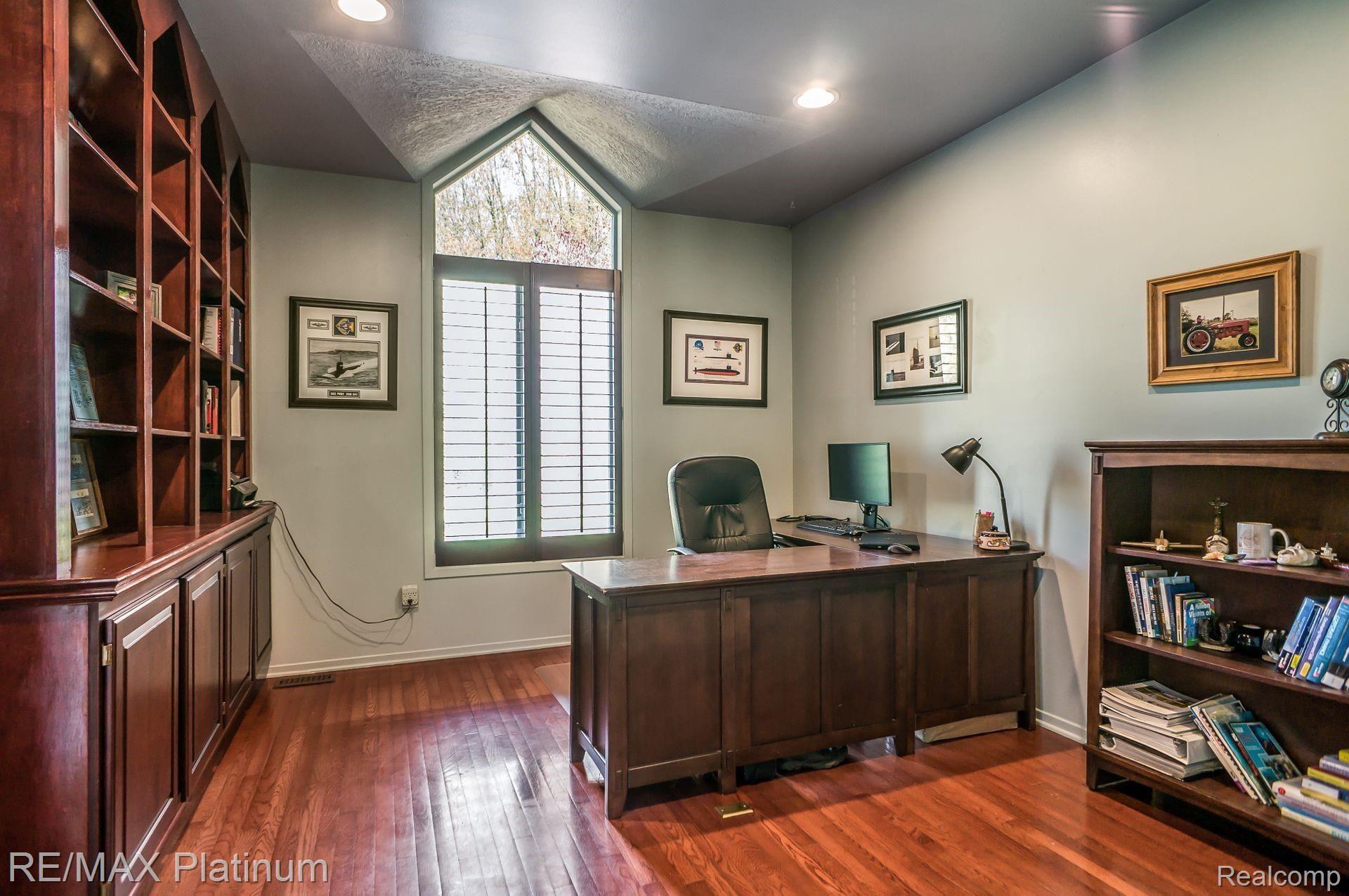 4040 Cullen Road Fenton, MI 48430 - Photo 10 of 36 6.jpg
