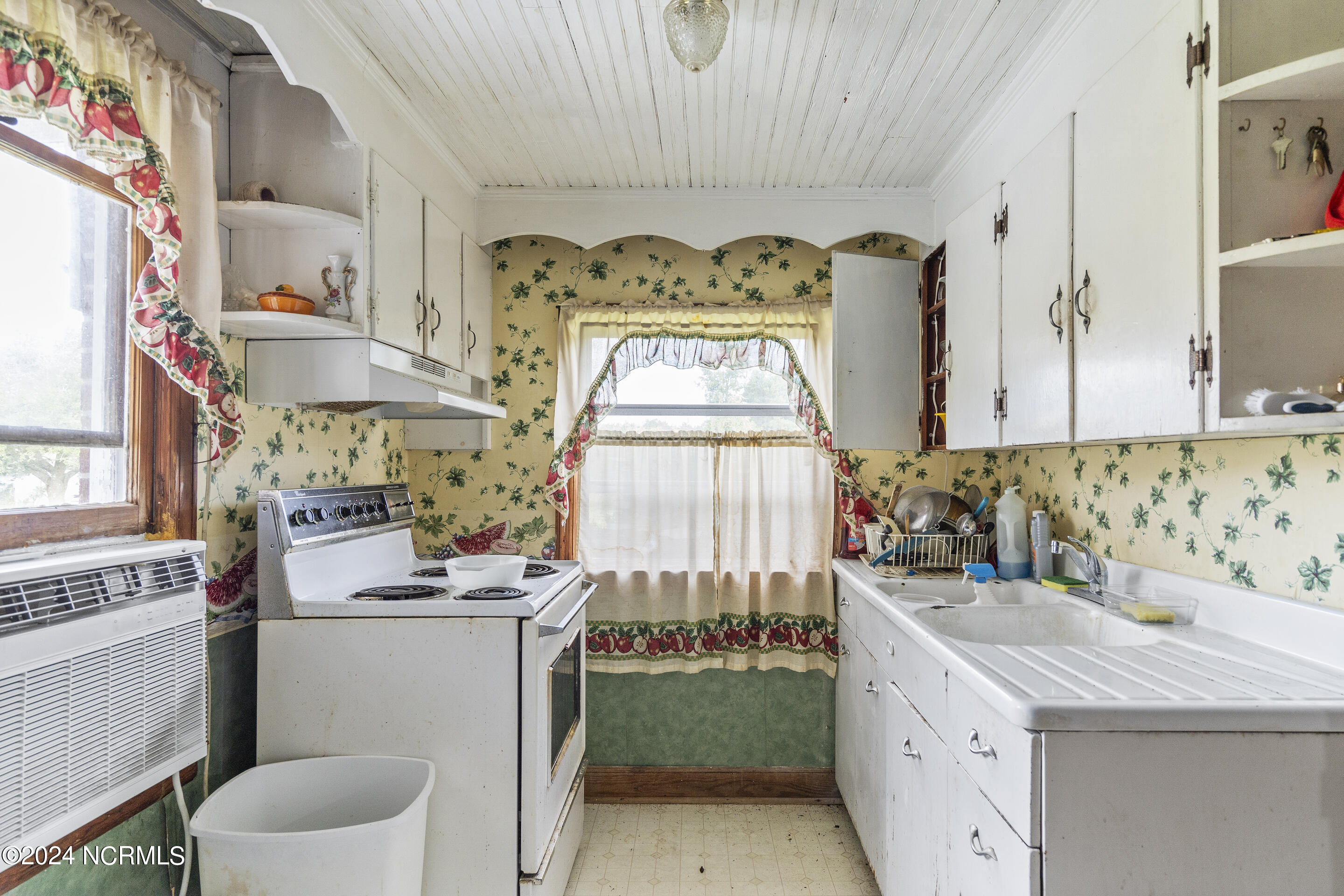 213 Mutt Griffin Road Pink Hill, NC 28572 - Photo 19 of 33 Kitchen