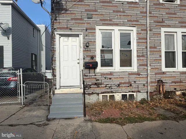$1,850 | 726 Genesee Street, Trenton, NJ 08611