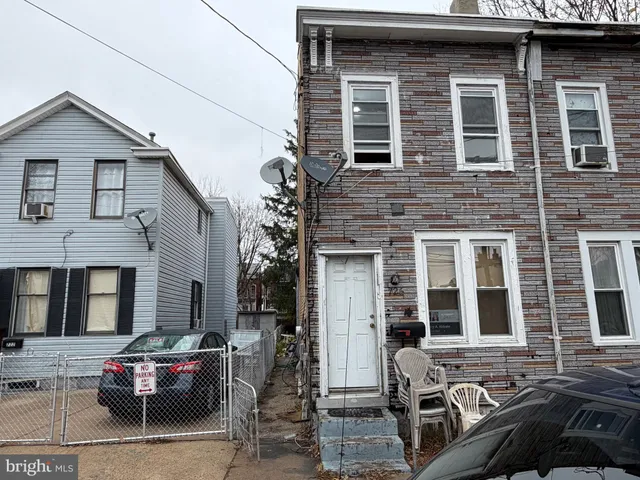 $1,850 | 726 Genesee Street, Trenton, NJ 08611