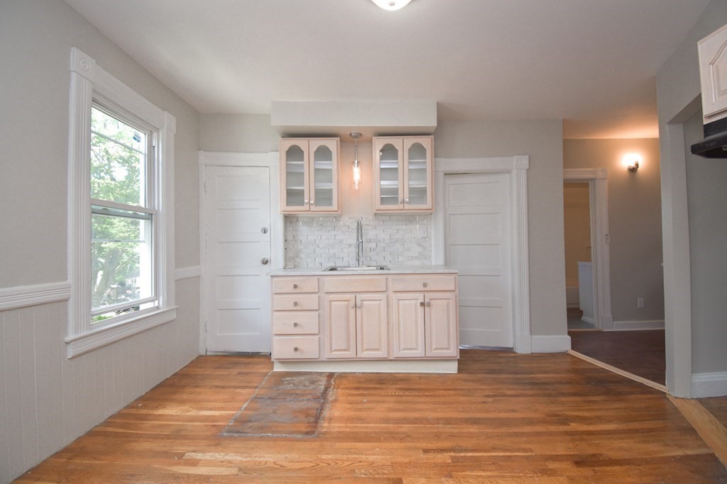 53 Euclid Avenue Springfield, MA 01108 - Photo 12 of 39