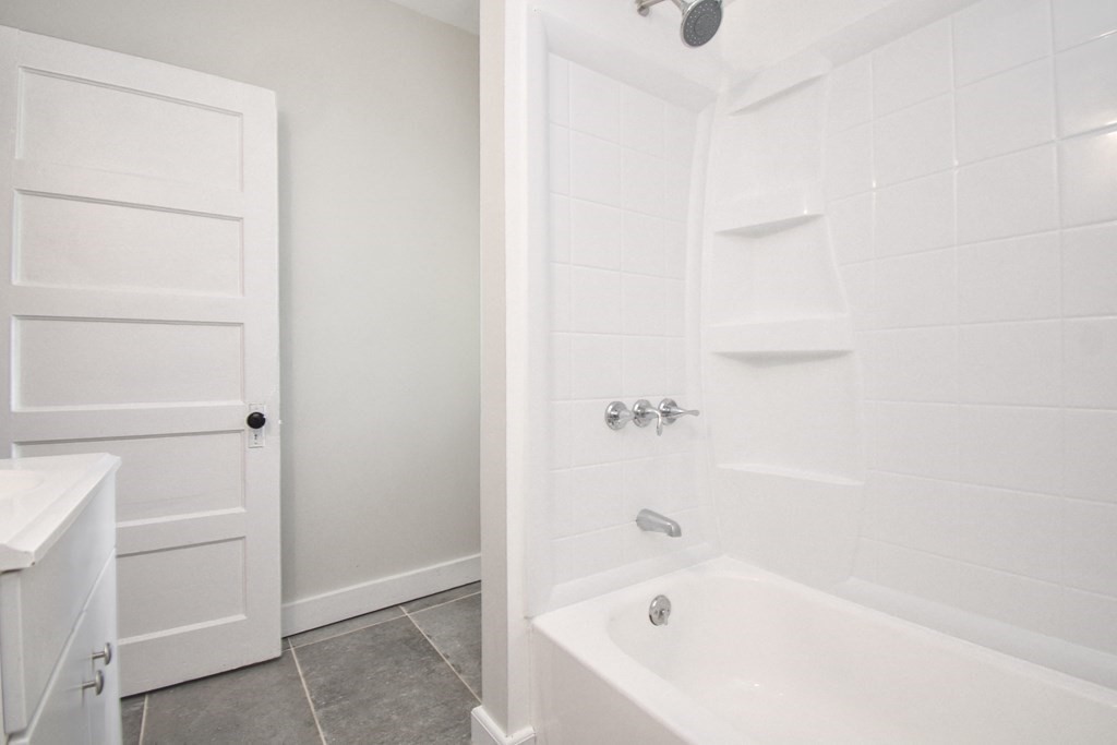 53 Euclid Avenue Springfield, MA 01108 - Photo 18 of 39