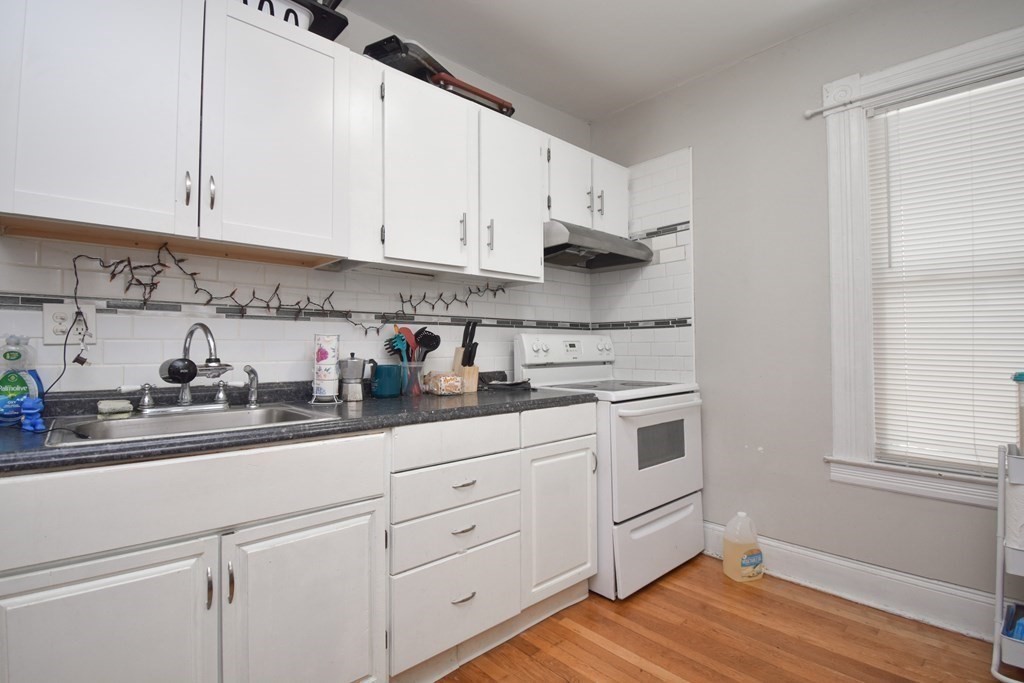 53 Euclid Avenue Springfield, MA 01108 - Photo 2 of 39