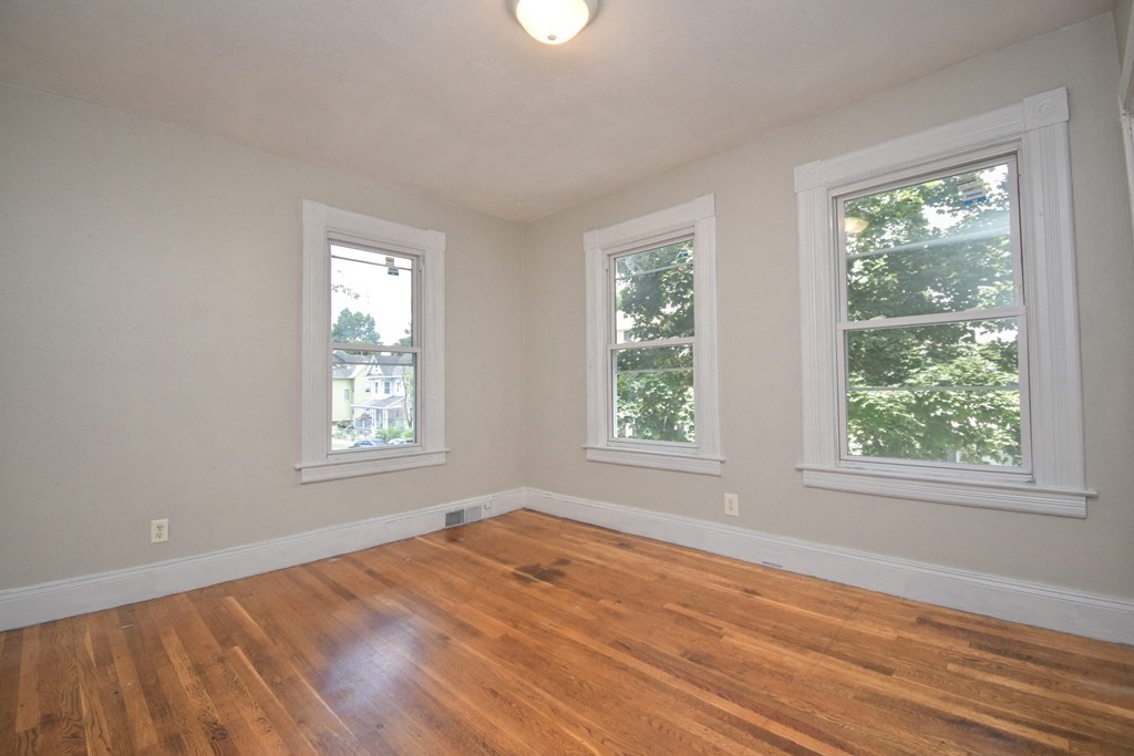 53 Euclid Avenue Springfield, MA 01108 - Photo 21 of 39