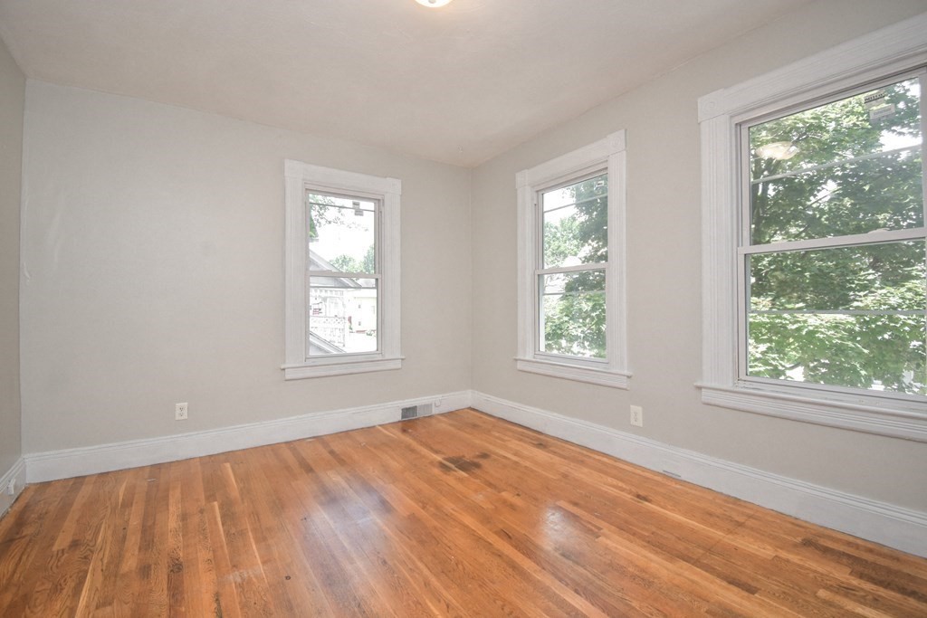 53 Euclid Avenue Springfield, MA 01108 - Photo 24 of 39