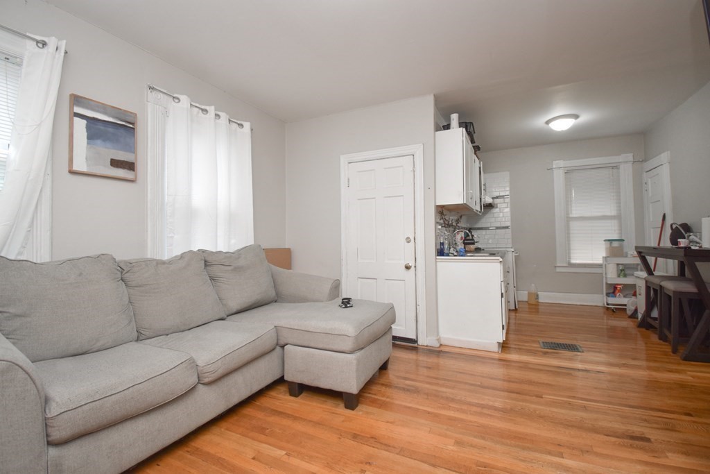 53 Euclid Avenue Springfield, MA 01108 - Photo 5 of 39