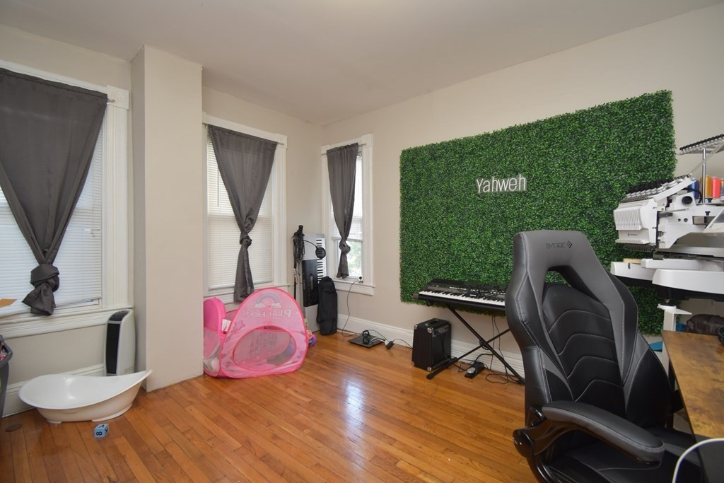 53 Euclid Avenue Springfield, MA 01108 - Photo 10 of 39