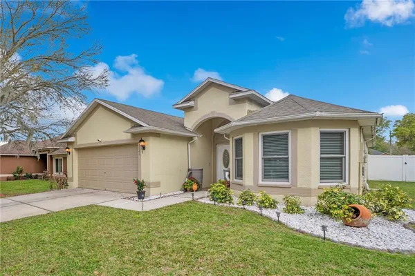 $395,000 | 2724 Buckhorn Preserve Boulevard, Valrico, FL 33596