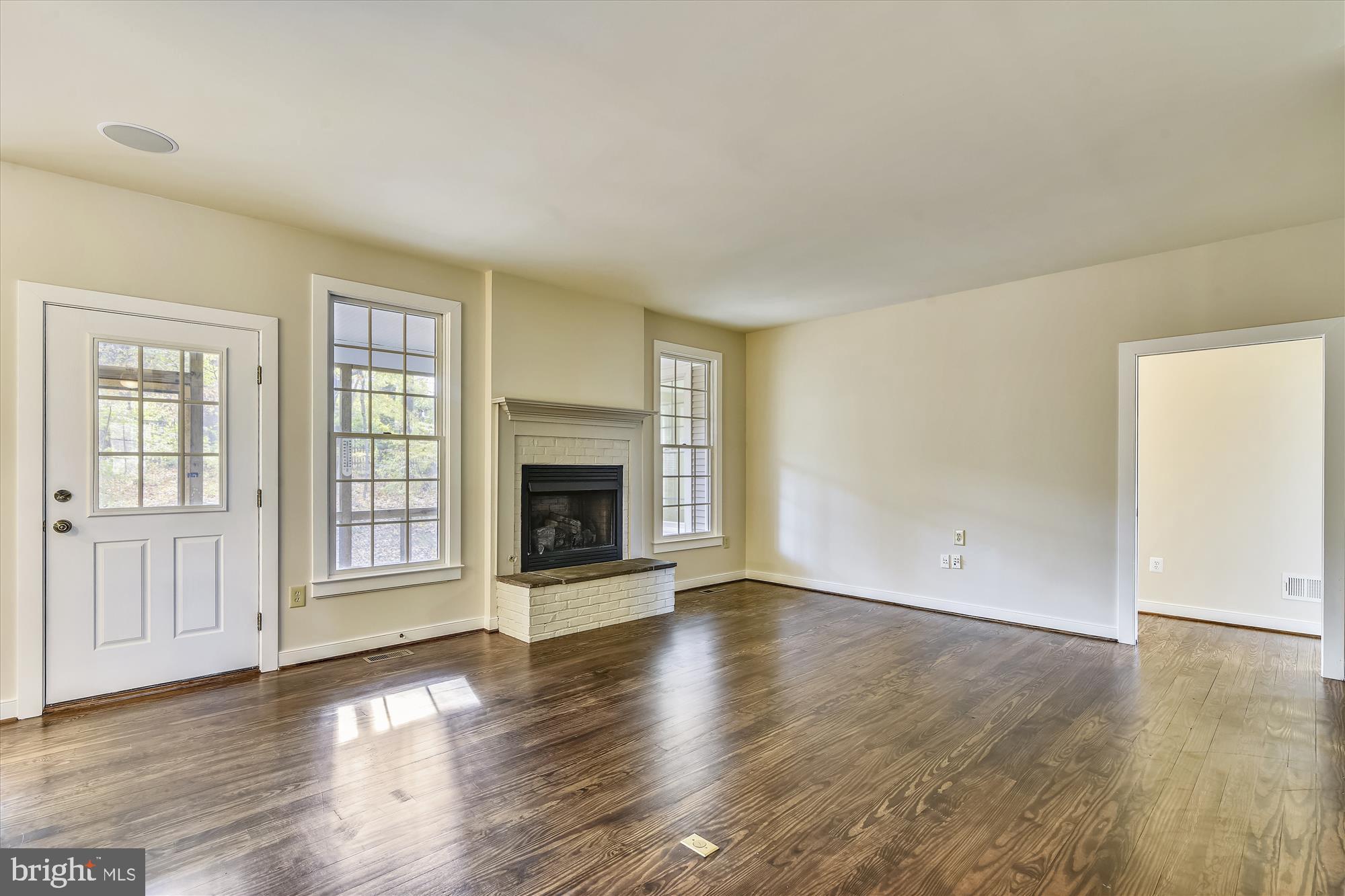 8827 Burke Road Burke, VA 22015 - Photo 11 of 28 Gallery Image 11