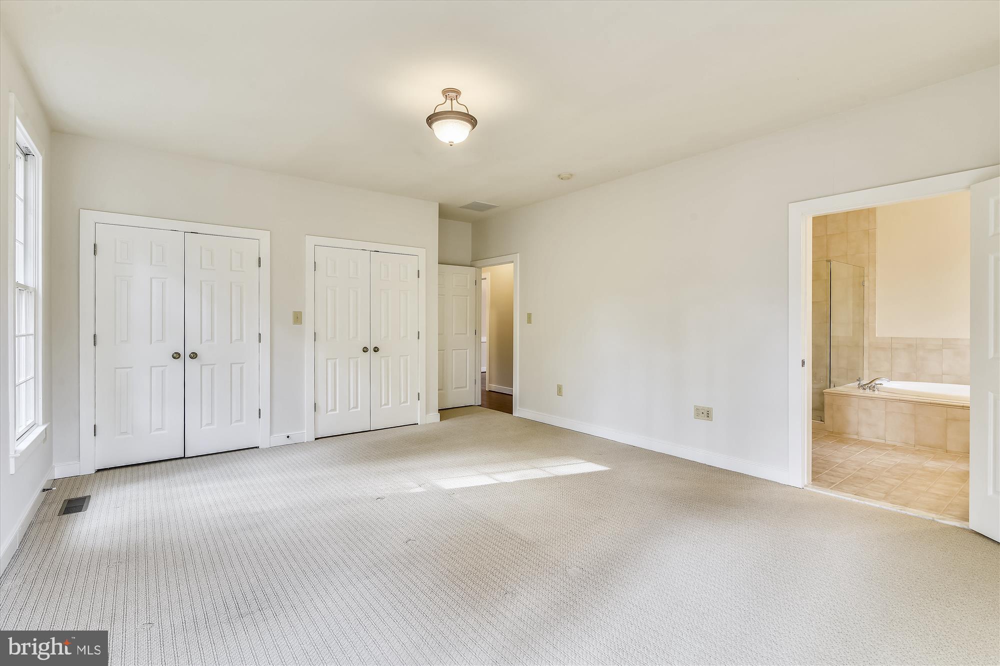 8827 Burke Road Burke, VA 22015 - Photo 13 of 28 Gallery Image 13