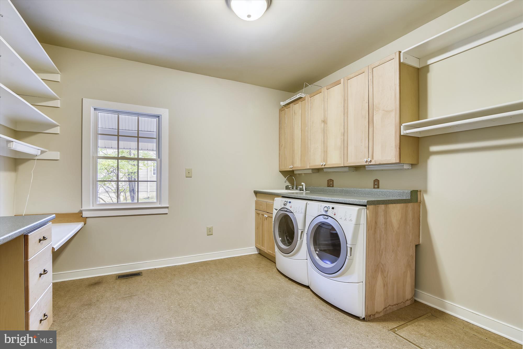 8827 Burke Road Burke, VA 22015 - Photo 15 of 28 Gallery Image 15