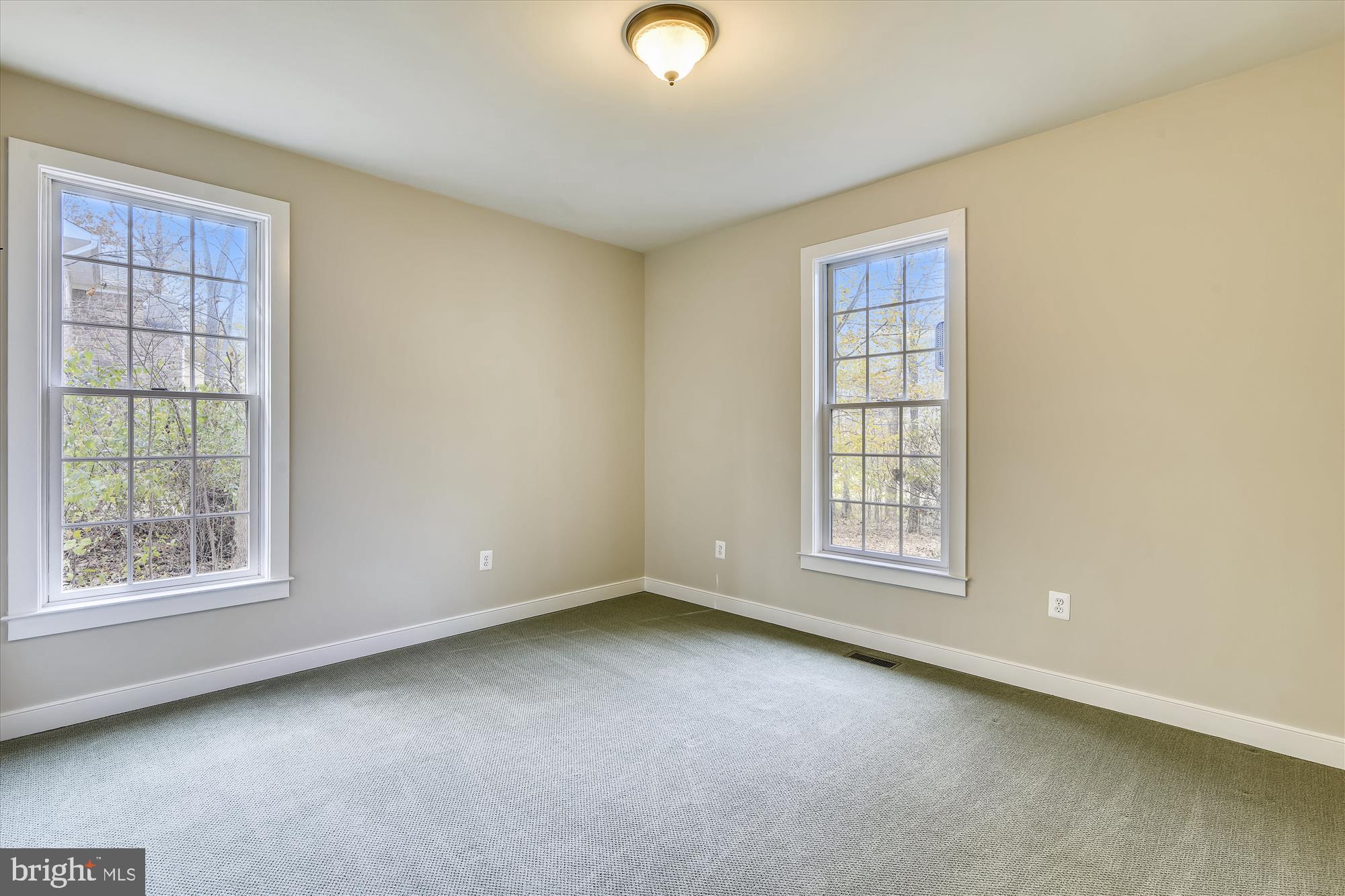 8827 Burke Road Burke, VA 22015 - Photo 17 of 28 Gallery Image 17