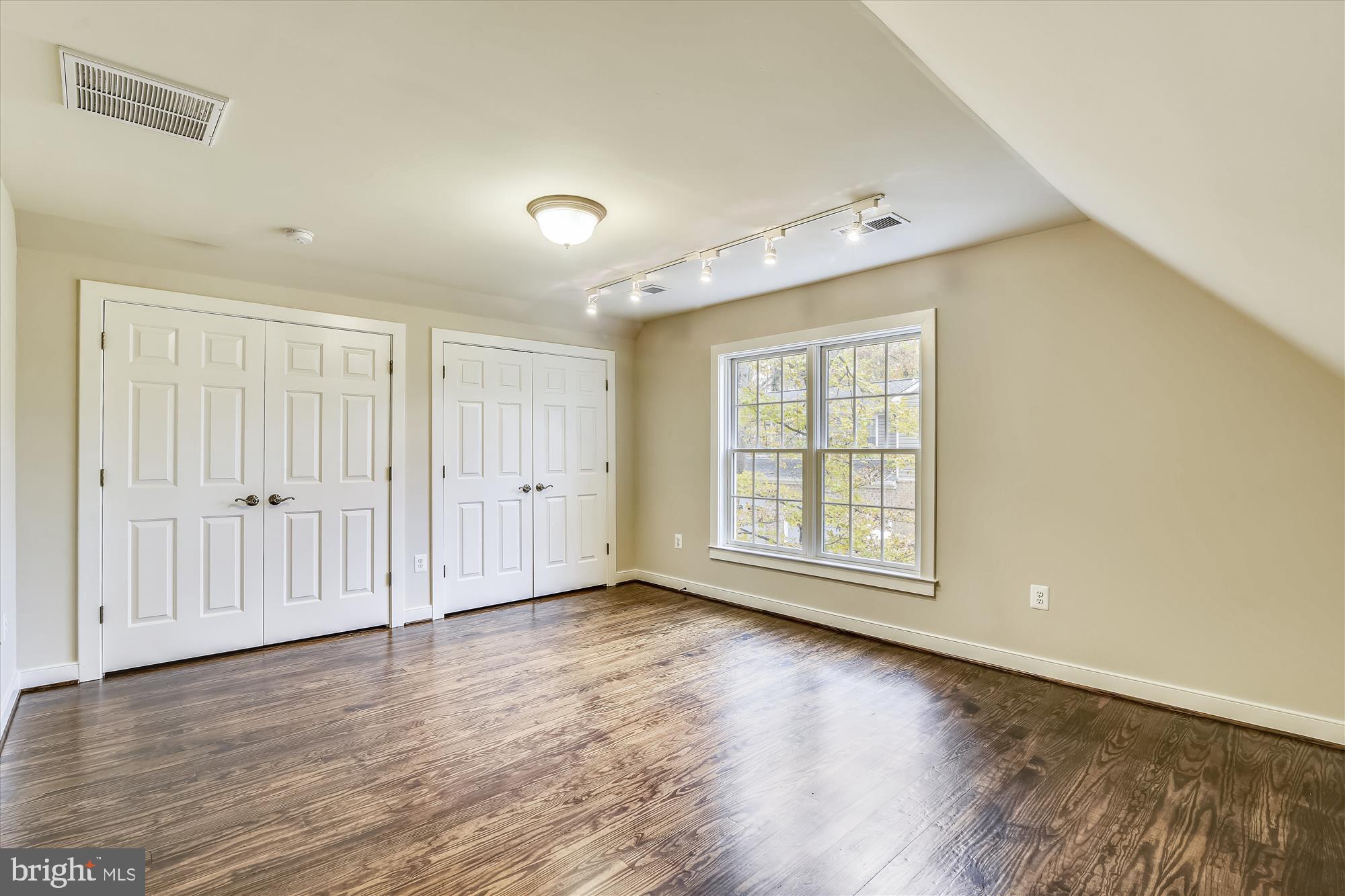 8827 Burke Road Burke, VA 22015 - Photo 20 of 28 Gallery Image 20