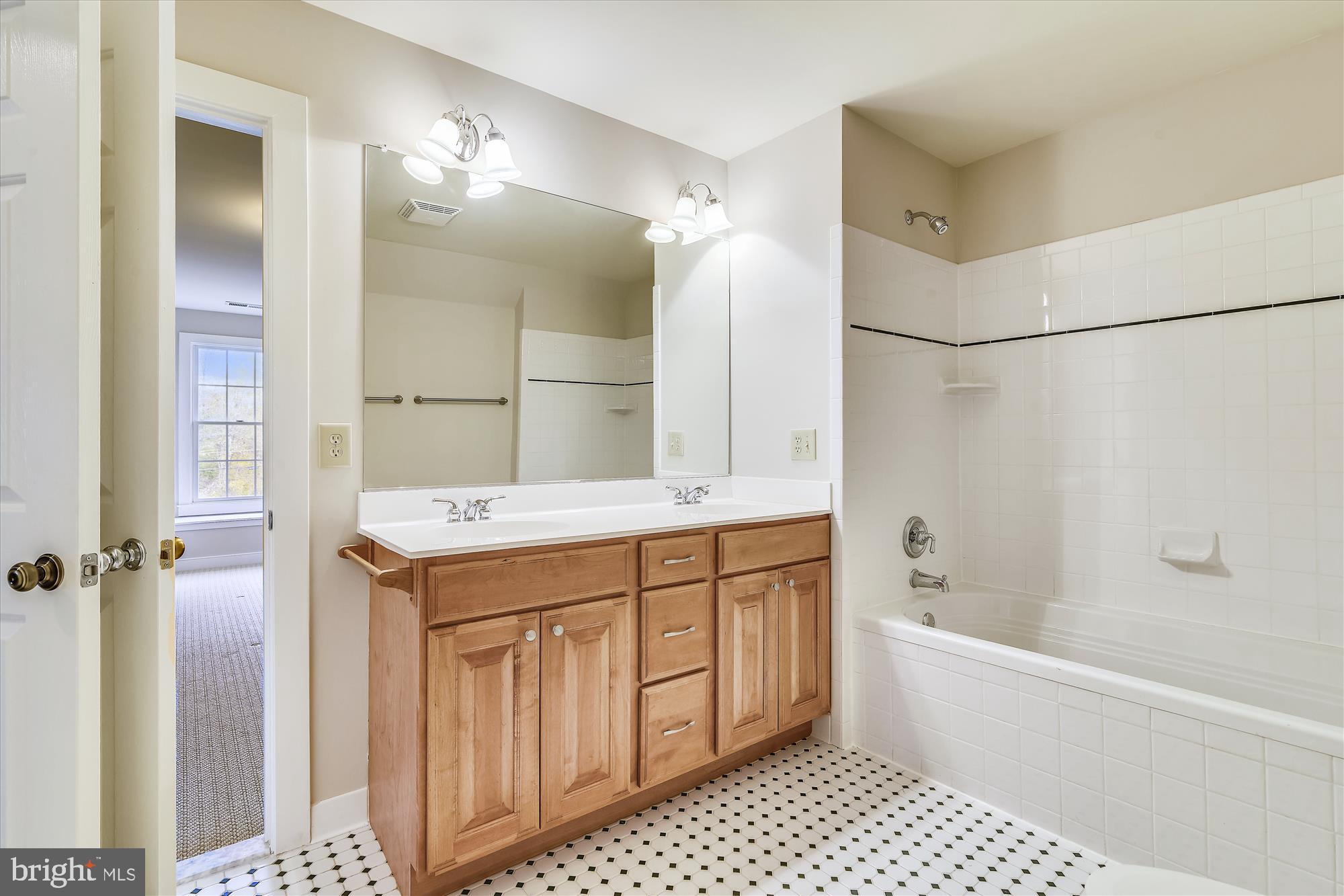8827 Burke Road Burke, VA 22015 - Photo 24 of 28 Gallery Image 24