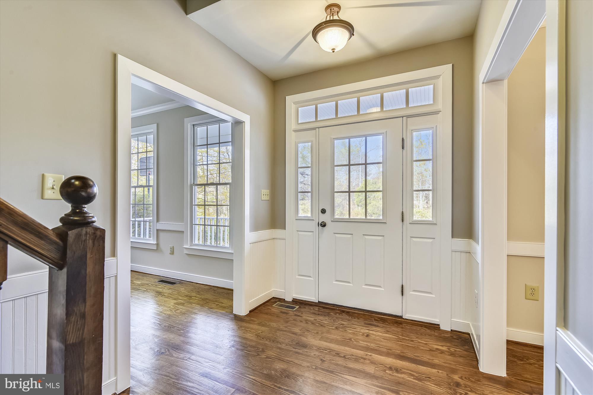8827 Burke Road Burke, VA 22015 - Photo 4 of 28 Gallery Image 4