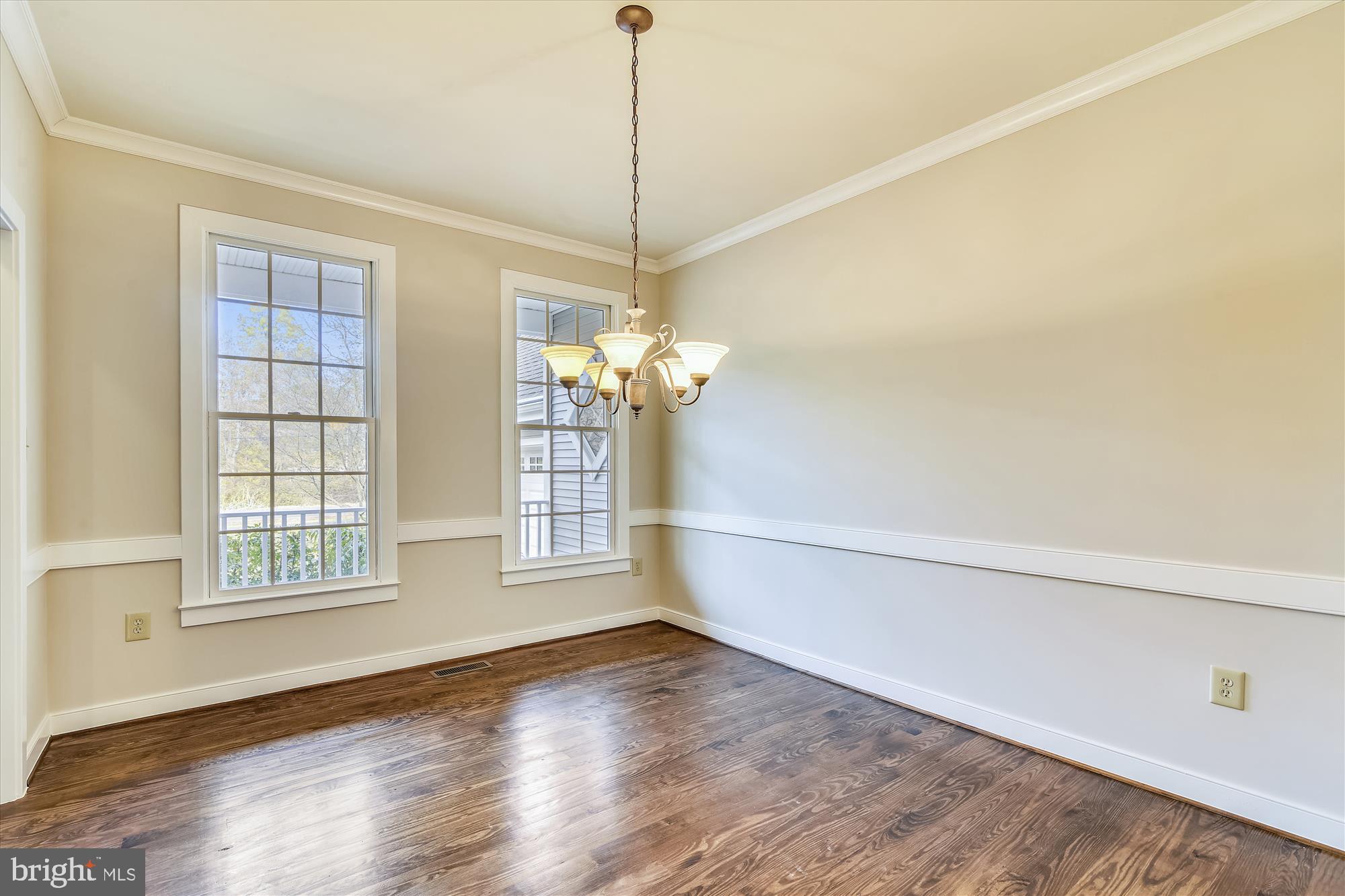 8827 Burke Road Burke, VA 22015 - Photo 5 of 28 Gallery Image 5