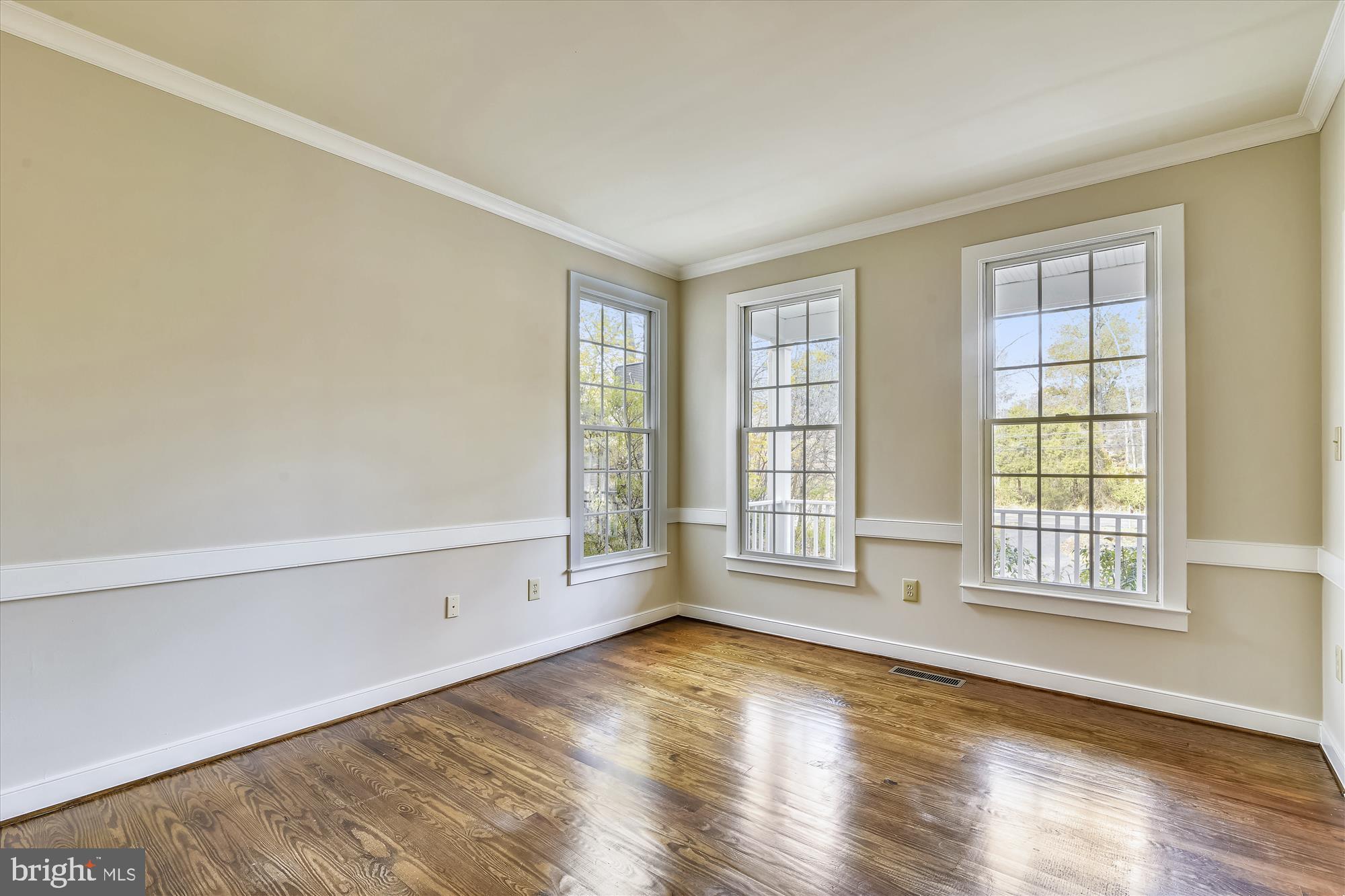 8827 Burke Road Burke, VA 22015 - Photo 6 of 28 Gallery Image 6
