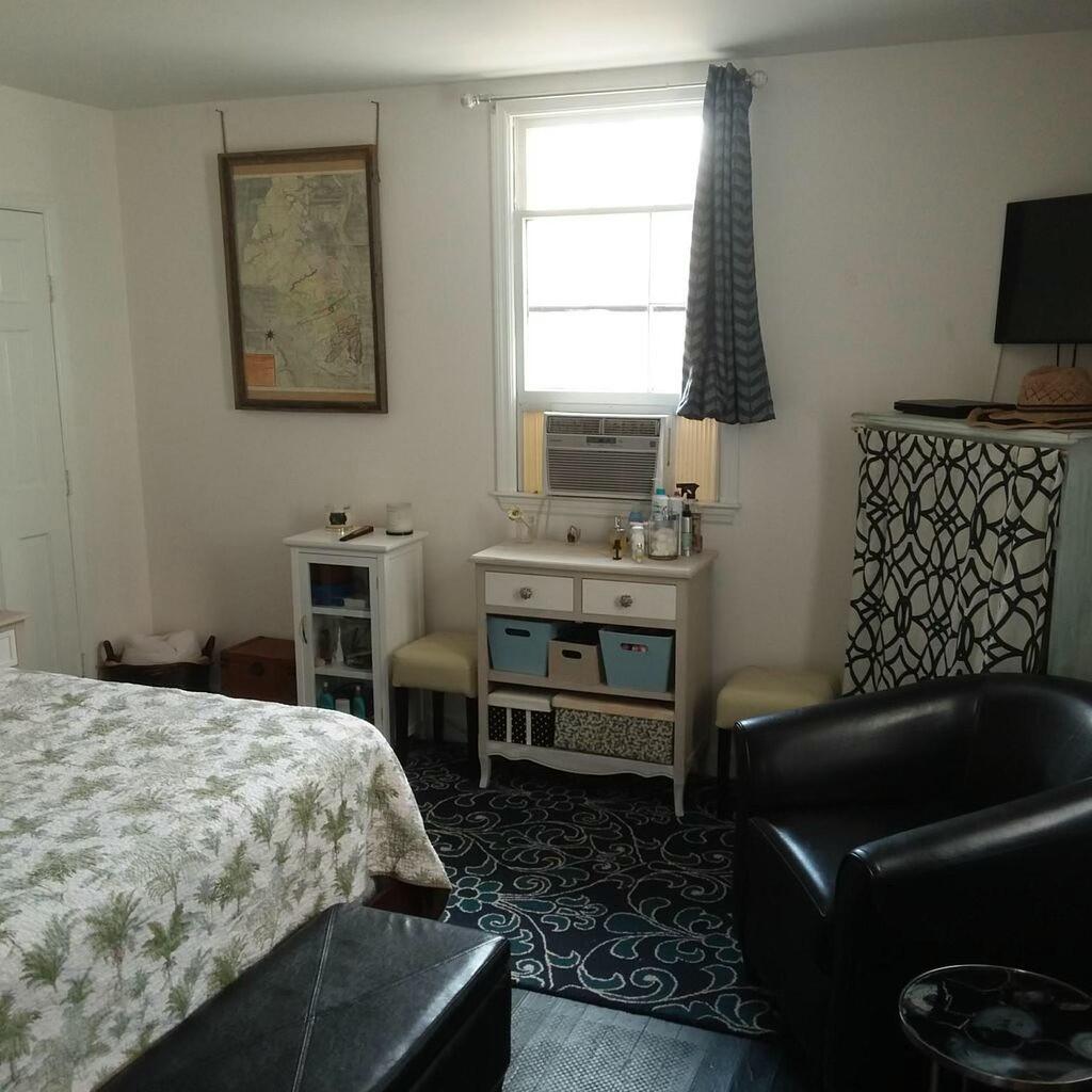 132 Logan Street, Unit D Charleston, SC 29401 - Photo 6 of 9 tempImagelWhMPn