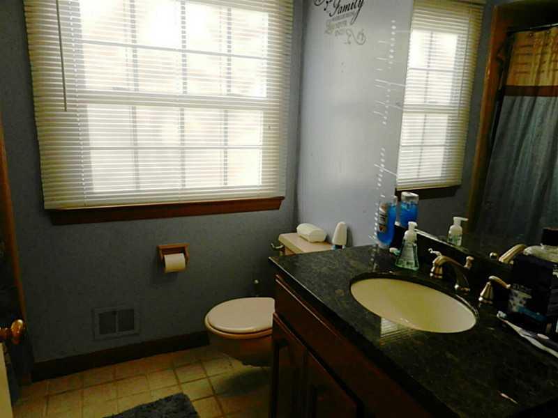 402 Manordale Road Upper St. Clair, PA 15241 - Photo 17 of 24 Full Bath.