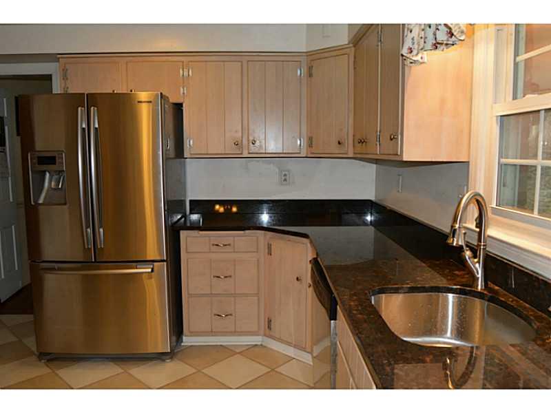 402 Manordale Road Upper St. Clair, PA 15241 - Photo 4 of 24 Kitchen.