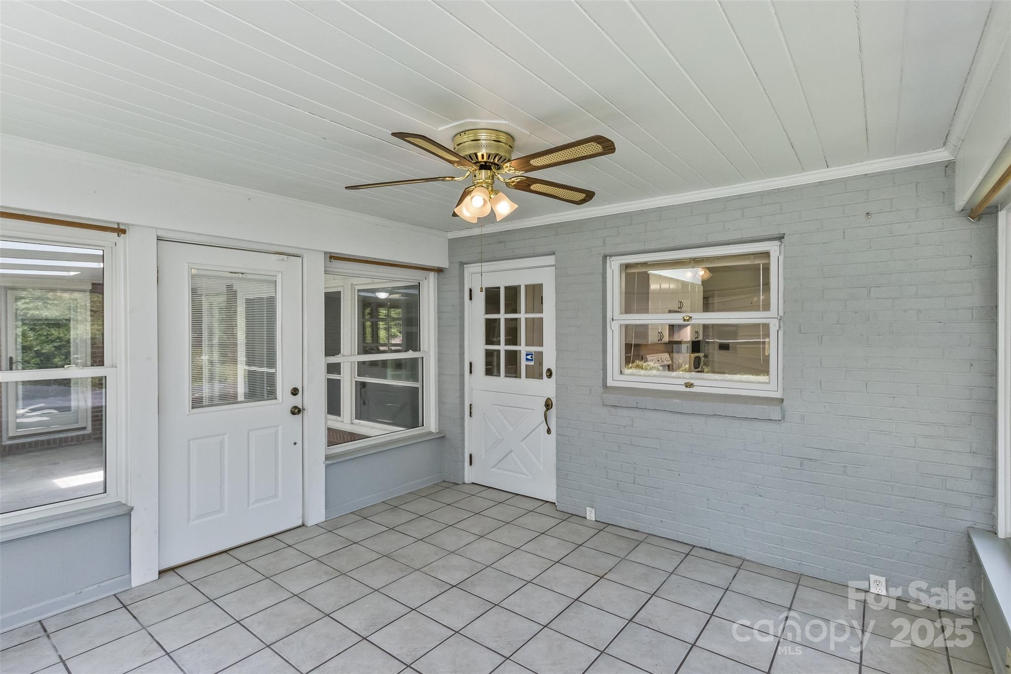 209 Balsam Road Hendersonville, NC 28792 - Photo 15 of 41 Gallery Image 15