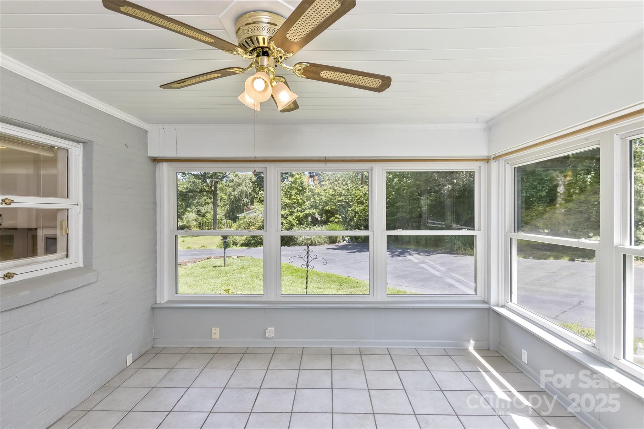 209 Balsam Road Hendersonville, NC 28792 - Photo 16 of 41 Gallery Image 16