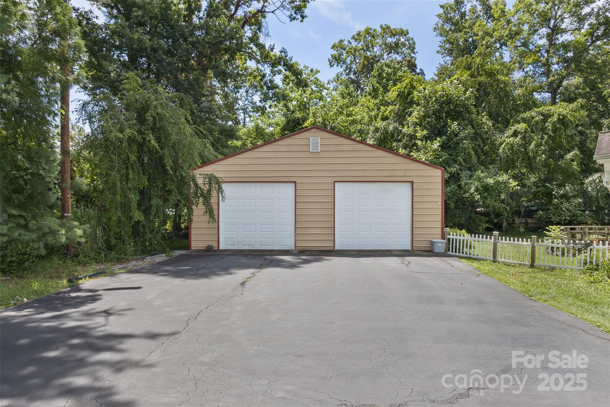 209 Balsam Road Hendersonville, NC 28792 - Photo 2 of 41 Gallery Image 2