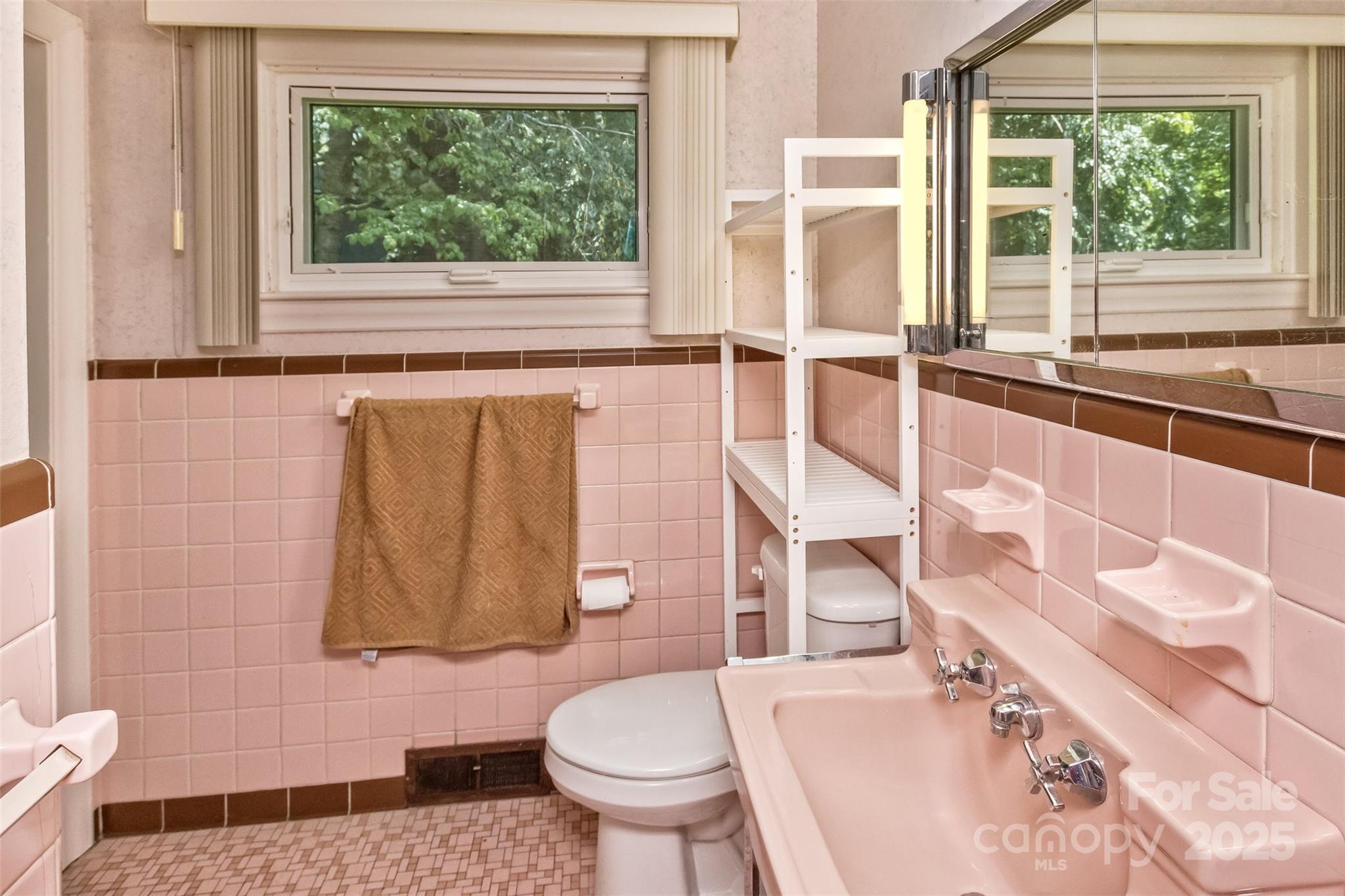 209 Balsam Road Hendersonville, NC 28792 - Photo 21 of 41 Gallery Image 21