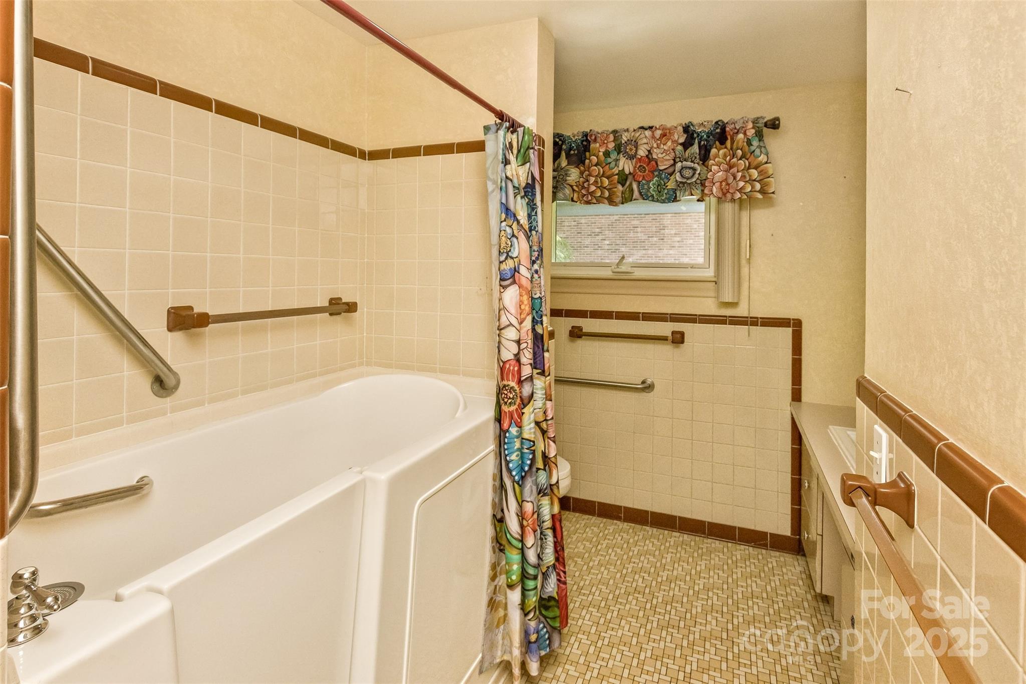 209 Balsam Road Hendersonville, NC 28792 - Photo 24 of 41 Gallery Image 24