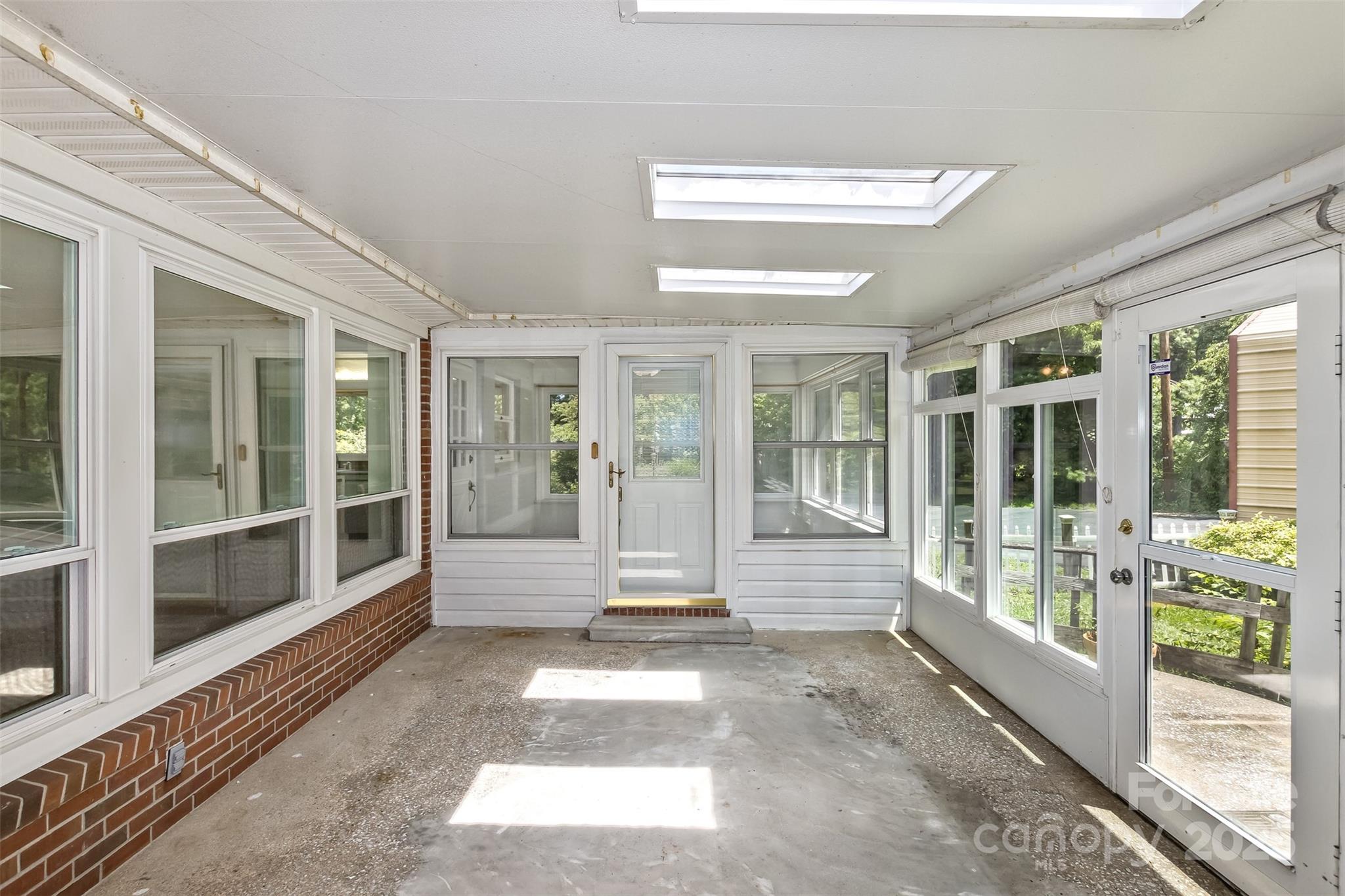 209 Balsam Road Hendersonville, NC 28792 - Photo 28 of 41 Gallery Image 28