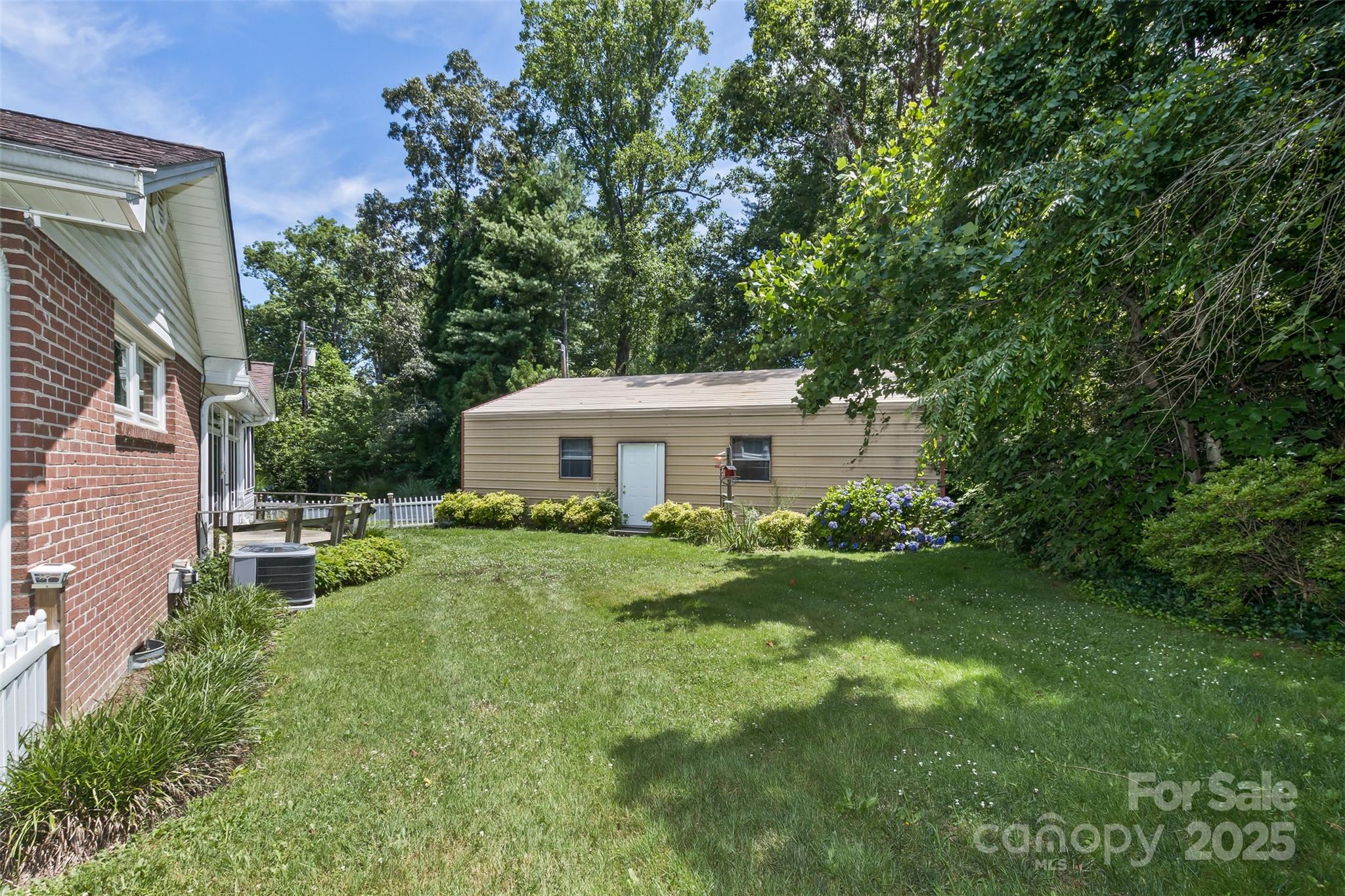 209 Balsam Road Hendersonville, NC 28792 - Photo 34 of 41 Gallery Image 34