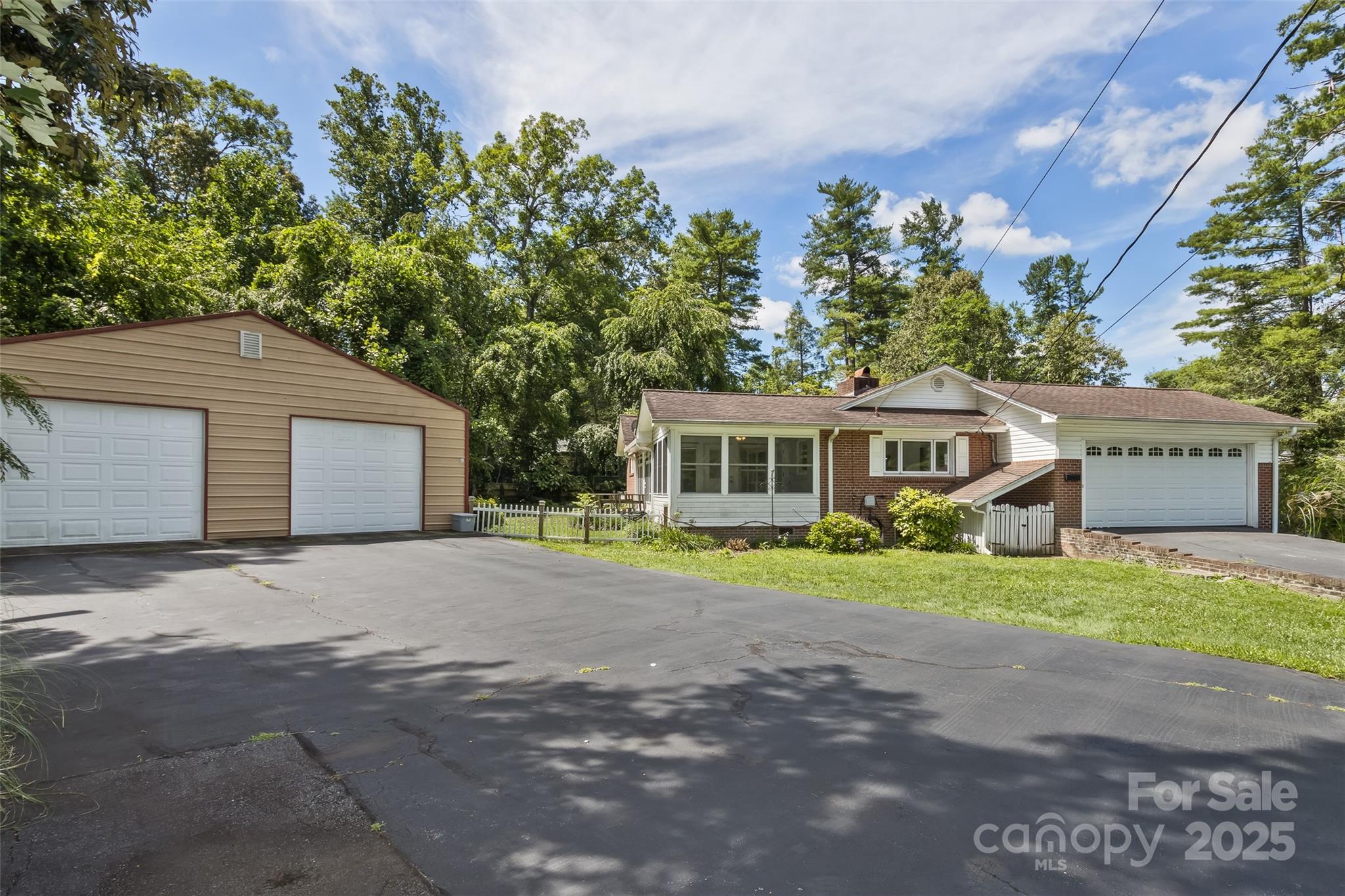 209 Balsam Road Hendersonville, NC 28792 - Photo 35 of 41 Gallery Image 35