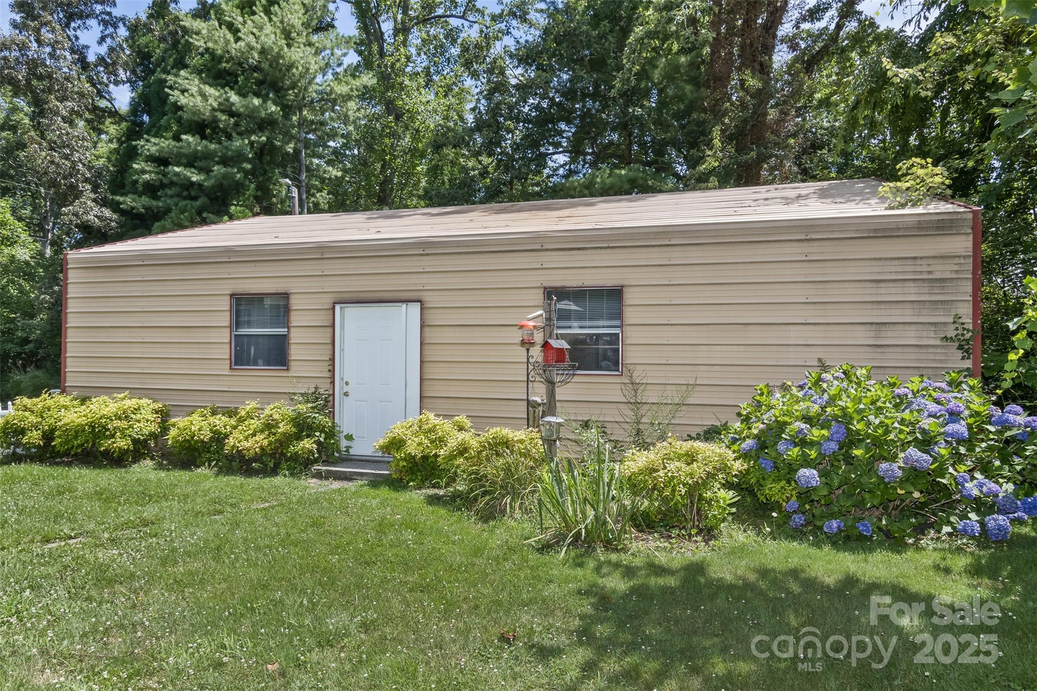 209 Balsam Road Hendersonville, NC 28792 - Photo 37 of 41 Gallery Image 37