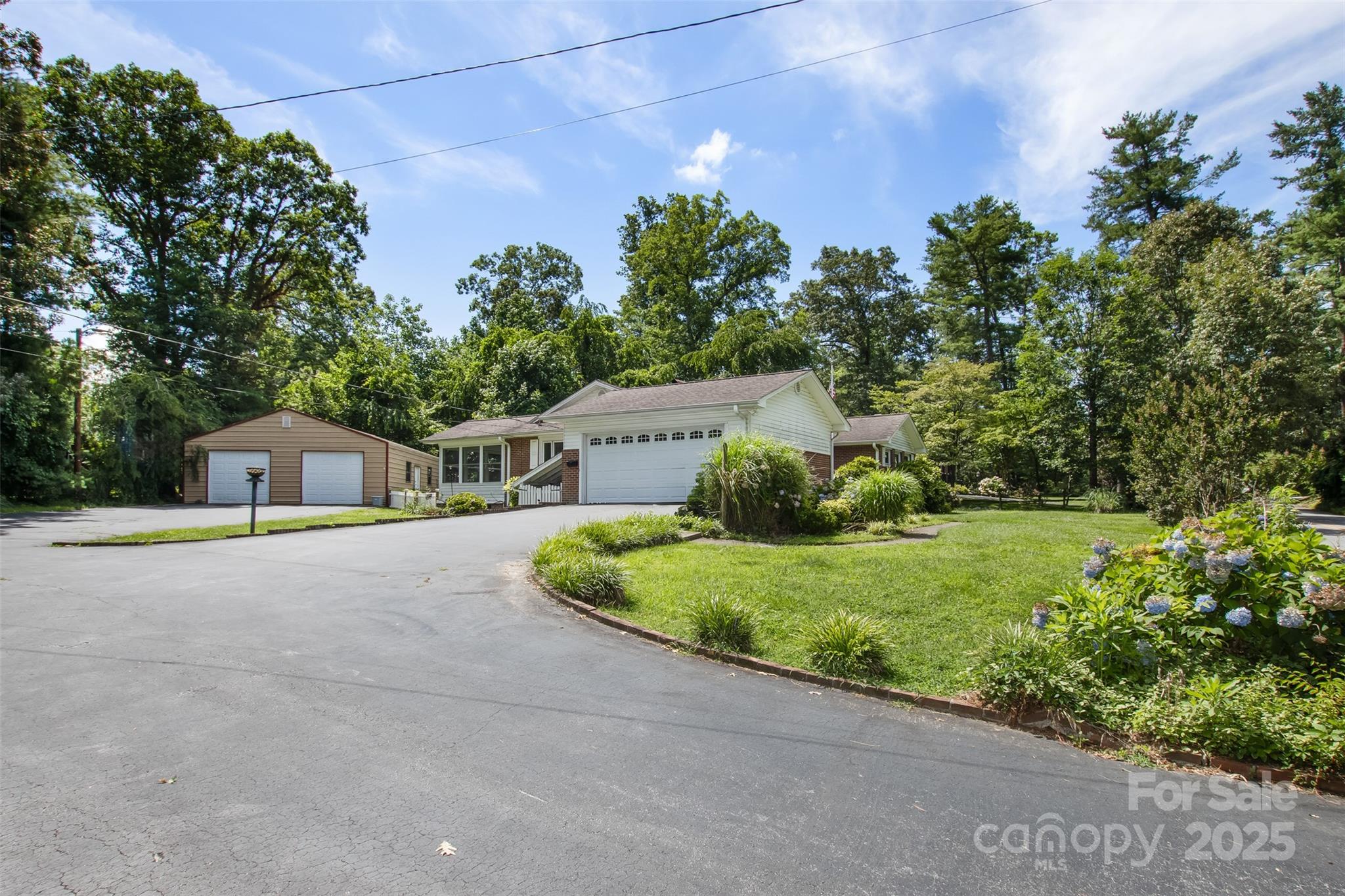 209 Balsam Road Hendersonville, NC 28792 - Photo 39 of 41 Gallery Image 39