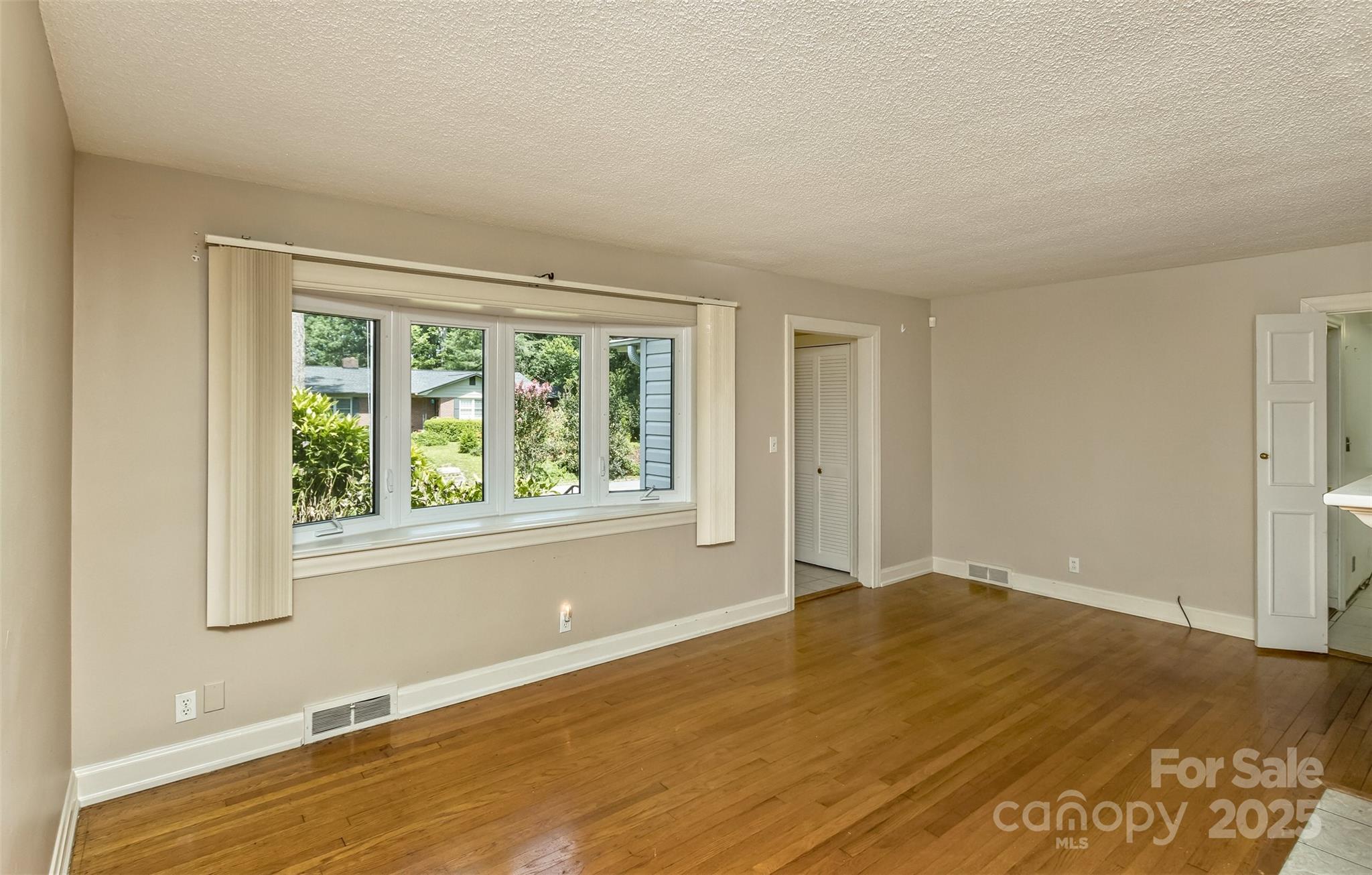 209 Balsam Road Hendersonville, NC 28792 - Photo 6 of 41 Gallery Image 6