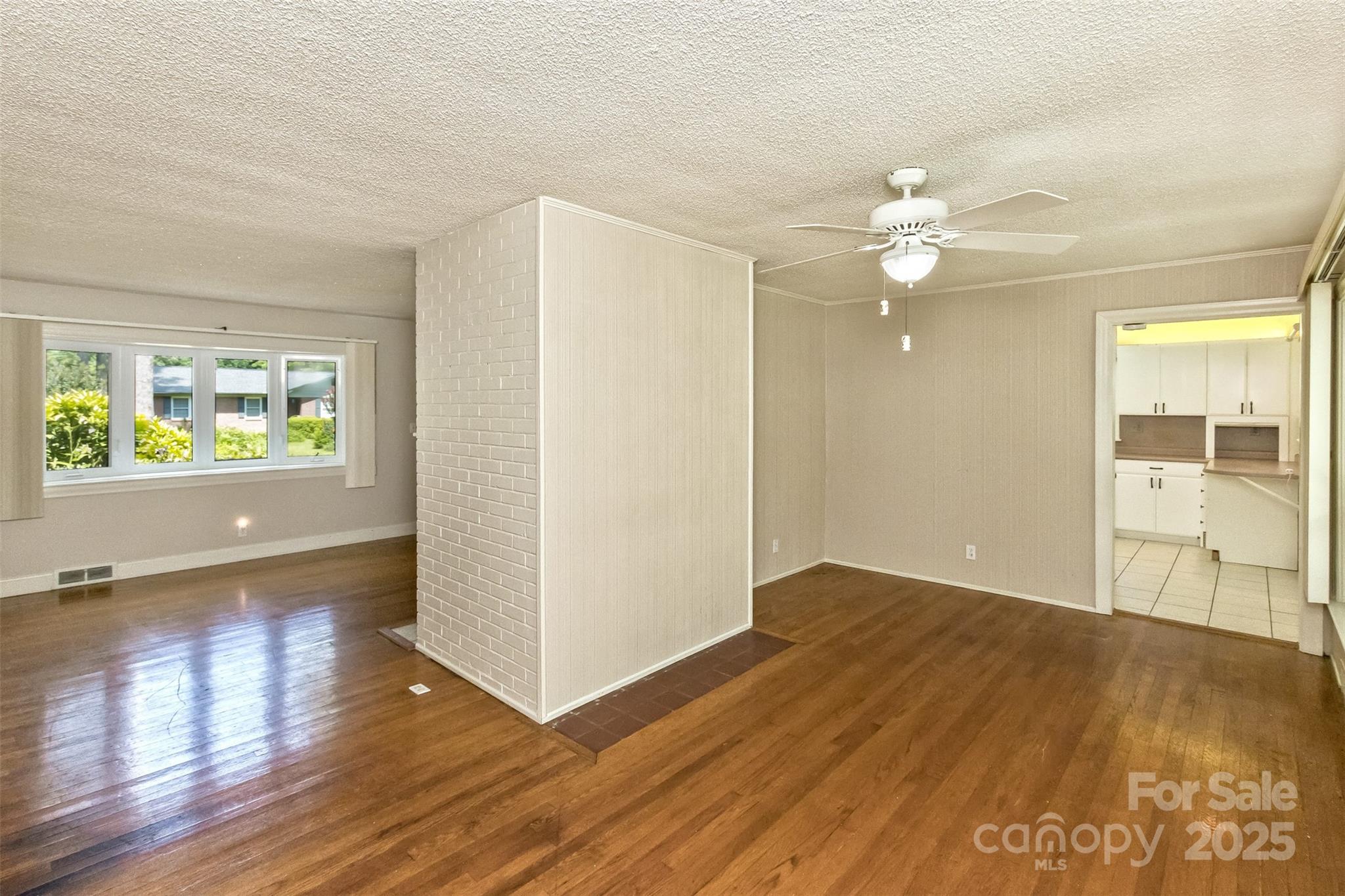 209 Balsam Road Hendersonville, NC 28792 - Photo 8 of 41 Gallery Image 8