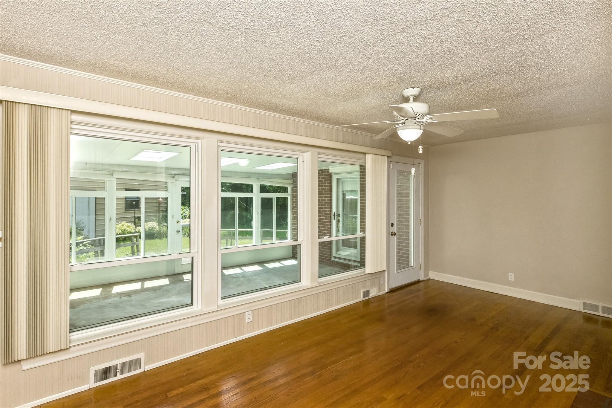 209 Balsam Road Hendersonville, NC 28792 - Photo 9 of 41 Gallery Image 9
